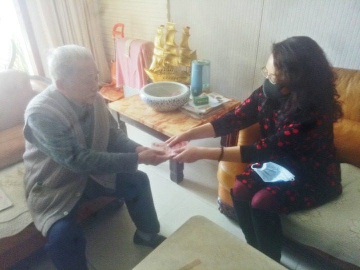 热诚写大爱，，，质朴映赤心