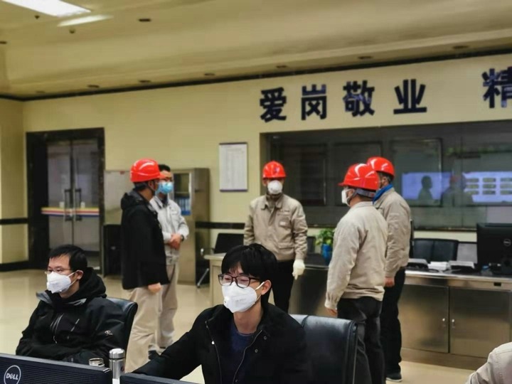 万众一心共克时艰，，，众志成城战胜疫情