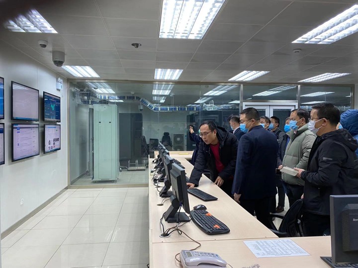 集团党委委员、副总司理张清带队到中国太原煤炭生意中心考察交流