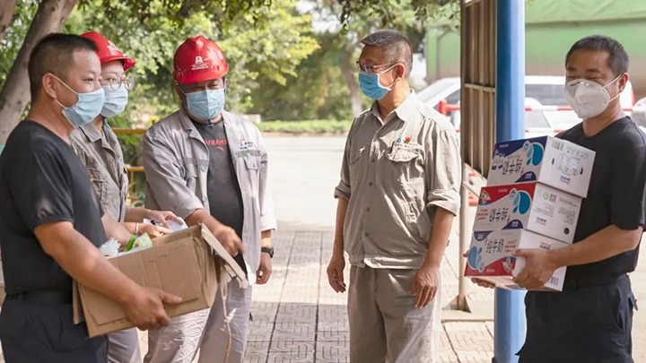 解化化工开展“我为群众办实事”2021年“关爱职工、、夏送清凉”活动