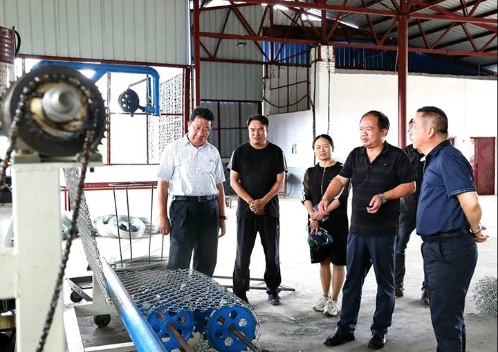 集团专职外部董事寸延峰、、孔君到一平浪煤矿开展事情调研