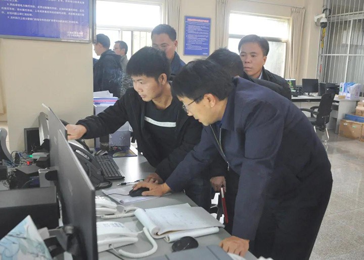 集团“三抓一！！！卑偃涨寰不疃诙督导组到陆东煤矿开展督导调研