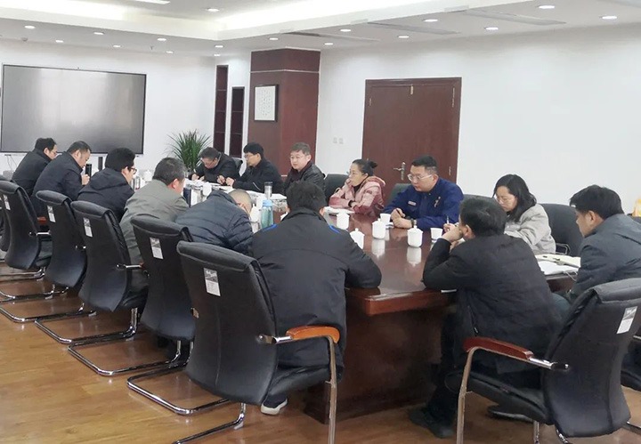 云煤（6008集团官方网站）集团副总工程师喻翔一行到曲煤焦化公司开展春节前清静消防检查