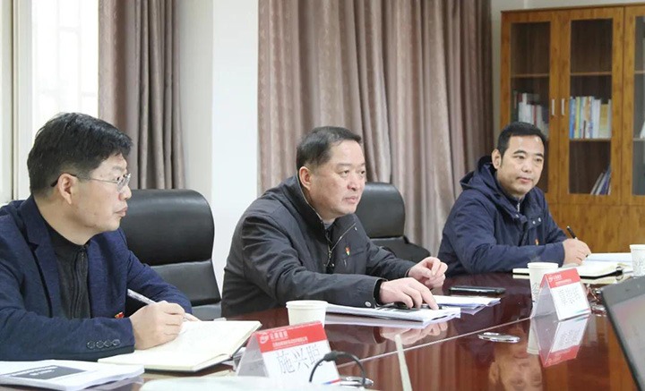 云煤（6008集团官方网站）集团党委委员、、、纪委书记覃崇辉到煤炭机电试验所开展春节送温暖慰问活动