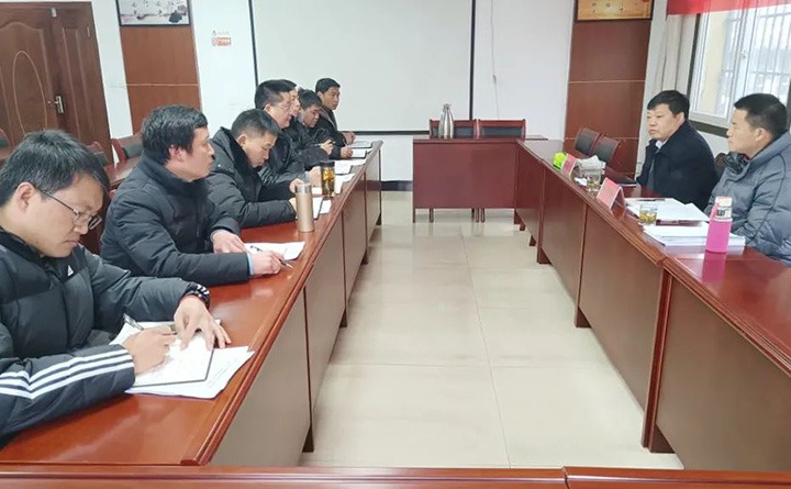 云煤（6008集团官方网站）集团总司理助理、、、刷新办主任陈家昆一行到四角地煤矿公司督导调研