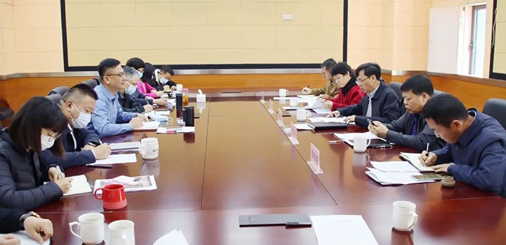 云煤（6008集团官方网站）集团党委副书记、、、总司理高建嵩一行到云煤矿业公司开展2022年第一季度生产谋划事情督导调研