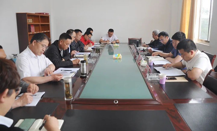 云煤（6008集团官方网站）集团总司理助理、刷新办主任陈家昆一行到陆东煤矿公司开展深化国企刷新三年行动专项督导