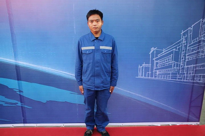 在岗位上坚守，在通俗中出彩——省十八届职工职业手艺大赛掘进机司机手艺状元王福刚诠释“工匠精神”