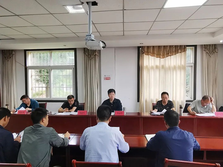 【简讯】省能源局煤炭处一级调研员李国华一行赴四角地煤矿检查指导事情、、、曲煤焦化公司开展“七一”活动、、、镇雄煤业开展庆“七一”活动