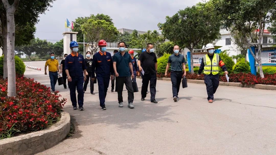 【简讯】省、州、市三级反恐督导组到解化分公司检查反恐事情、恩洪煤业公司综采事人情顺遂投产、曲煤焦化公司举行知识竞赛