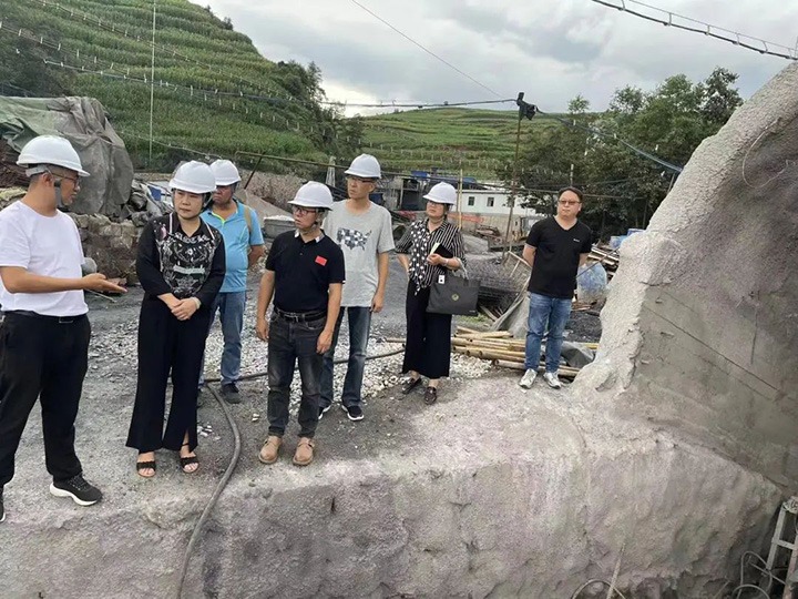 【简讯】罗平县政协党组书记、主席王冬梅到东城公司调研、后所煤矿公司开展红色教育活动、威信煤炭公司开展夏日送清凉活动