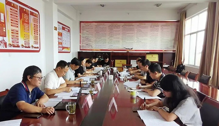 集团党委副书记、、、副董事长、、、总司理高建嵩一行到化工供销公司调研指导事情