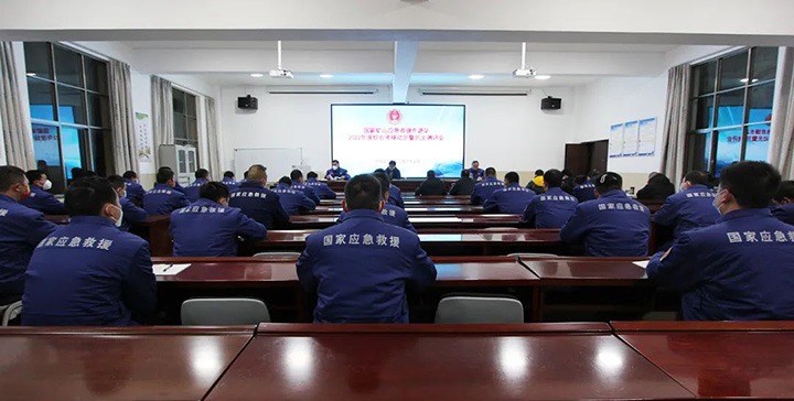 云煤（6008集团官方网站）集团第八审核组到矿山应抢救援东源队开展2022年度综合审核暨民主测评