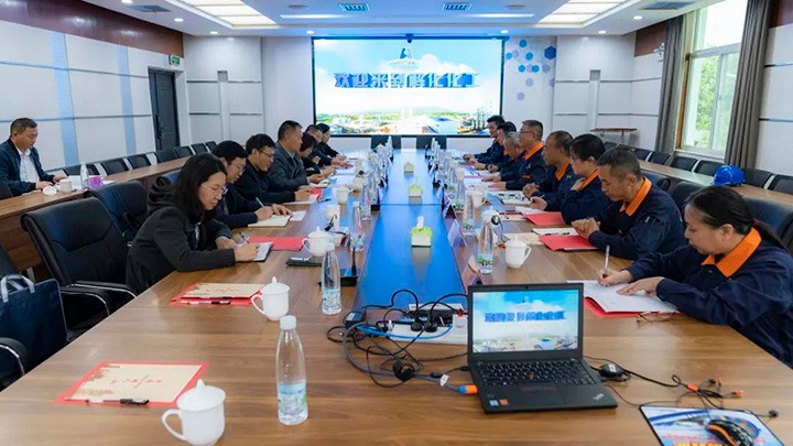 红河州政协副主席、、、州工商联主席李满一行到解化化工分公司开展专题调研