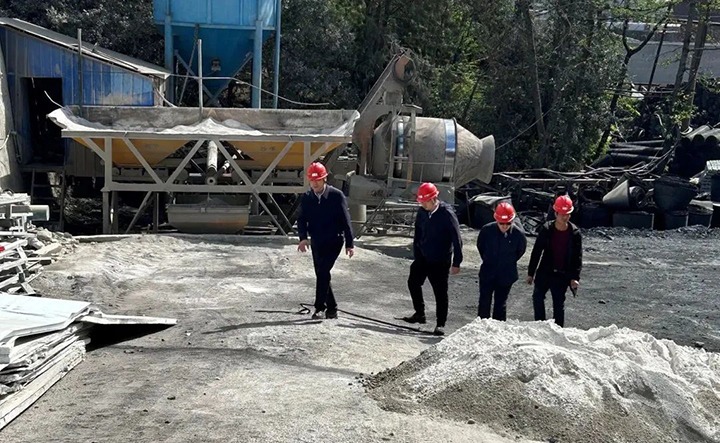 【聚焦云煤】云煤（6008集团官方网站）集团驻曲靖巡查组到罗平东城煤矿公司金城煤矿开展包保检查及隐患整改验收事情