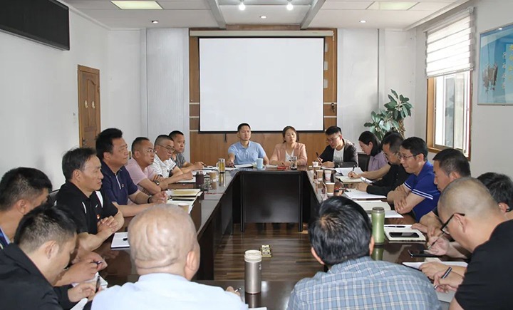 【主题教育】云煤（6008集团官方网站）集团党委委员、、、副总司理缪和星到恒通煤业公司开展主题教育调研