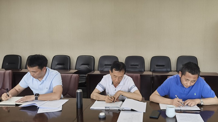 【主题教育】云煤（6008集团官方网站）集团党委委员、财务总监莫晓丹到6008集团官方网站地产公司开展主题教育调研