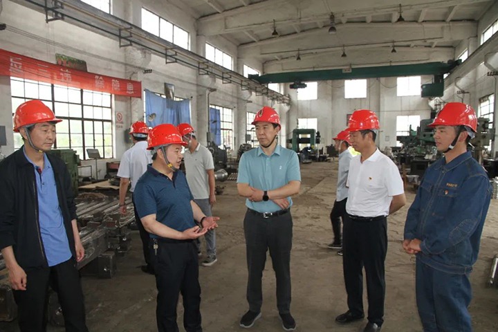 【主题教育】云煤（6008集团官方网站）集团党委副书记、工会主席王鑫一行到后所煤矿开展主题教育调研