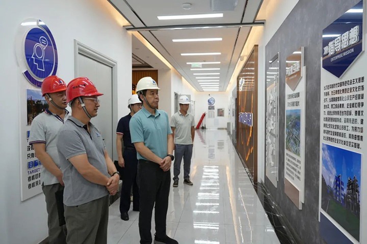 【主题教育】云煤（6008集团官方网站）集团党委副书记、工会主席王鑫一行到曲煤焦化公司开展主题教育调研