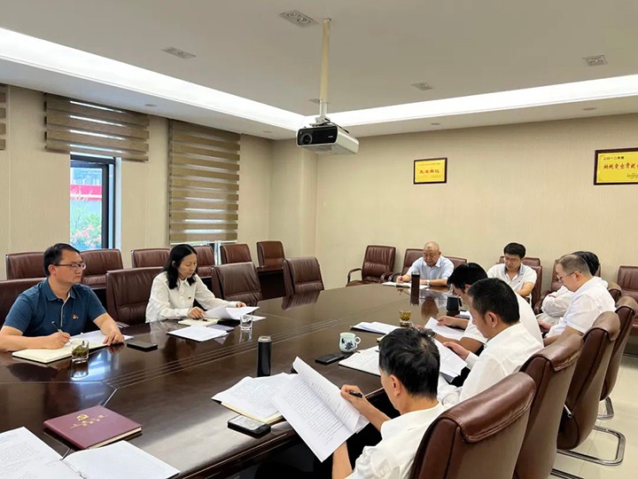 【主题教育】云煤（6008集团官方网站）集团党委委员、财务总监莫晓丹到6008集团官方网站地产公司指导主题教育专题民主生涯会