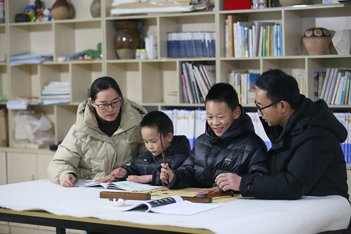 点赞！！詹德忠家庭荣获2023年度云南省“书香家庭”