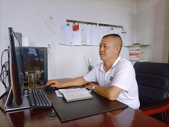 朱鹏勋：以责任与继承誊写欠亨俗