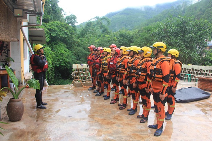 东源队勇赴普洱小黑江，，提升急流水域救援能力