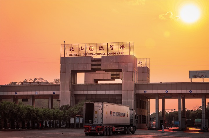 立异通关模式 提升通关时效，，，口岸经济持续发力