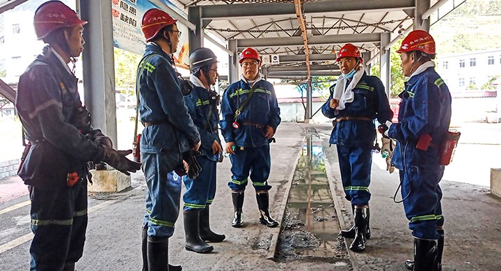 集团党委副书记、副董事长、总司理高建嵩到镇雄煤业开展清静生产大检查