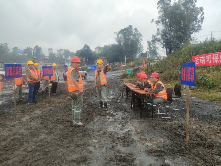 应急始于心，，，提防始于行——可保煤矿公司开展火灾专项应急预案演练