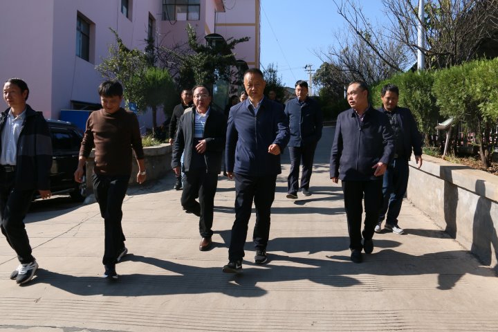 宣威市委副书记、、市长许韶发到羊场煤矿公司举行清静生产事情调研