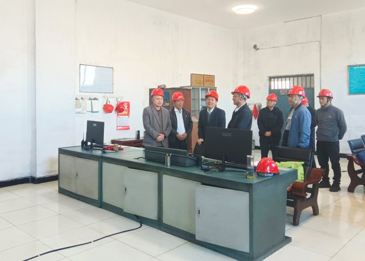 云煤集团党委委员、、纪委书记、、省监委驻集团监察专员翁立志到恩洪煤业公司挂钩联系党支部调研指导