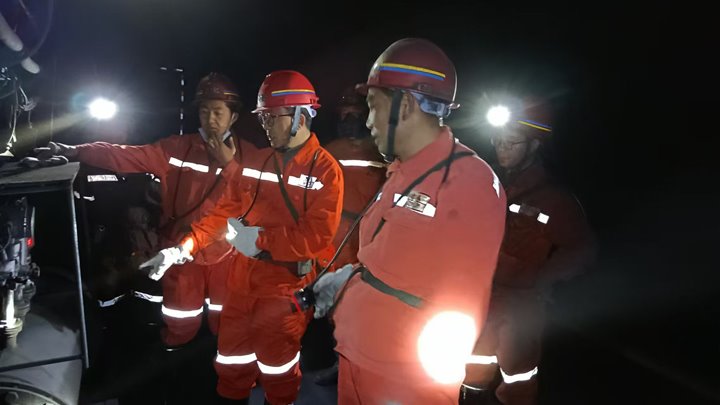 云煤集团党委委员、、副总司理、、总工程师施从伟到罗平东城煤矿公司开展清静生产督导事情