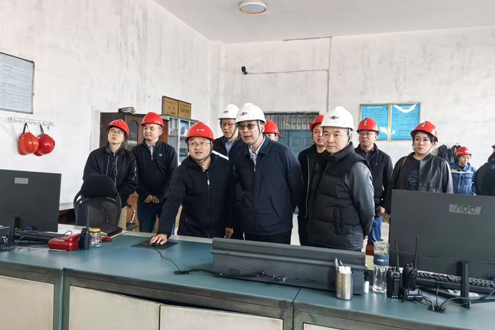 云煤集团党委委员、、副总司理缪和星到恩洪煤业公司调研