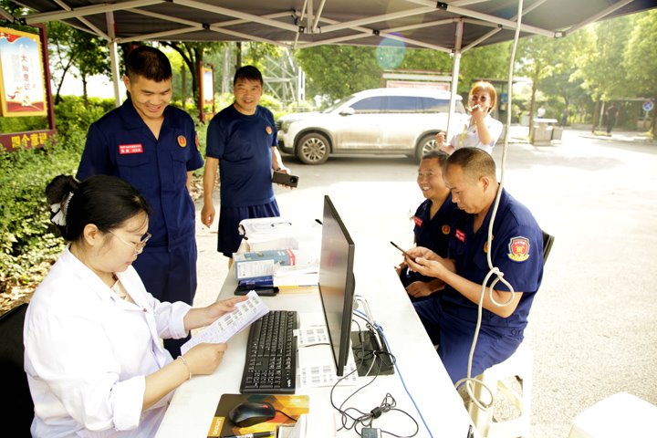 以热血为灯，照亮生命之路——镇雄煤业爱心献血活动暖心落幕