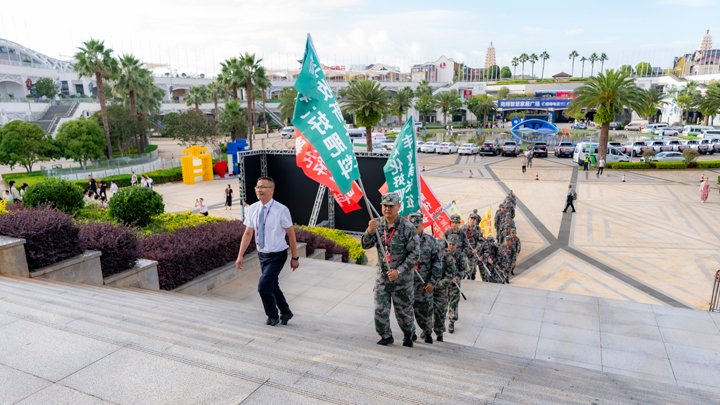 迷彩绿燃动滇池！！！云南解化“手艺+文化”双引擎引爆2025西南农博会